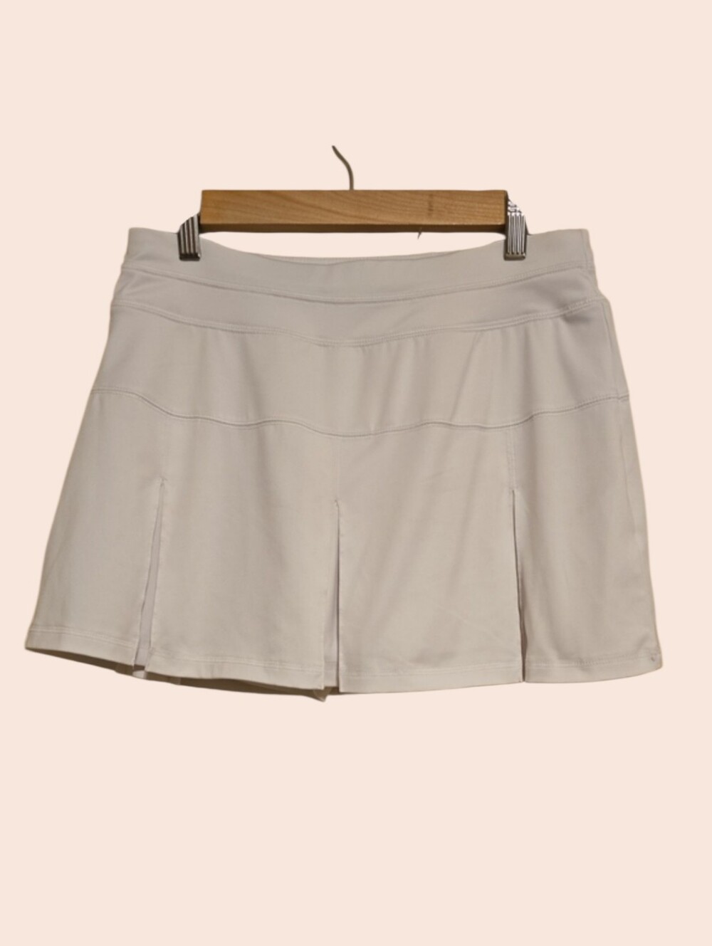 tek gear short Women's Size Medium White Active Skort Activewear Skirt W/ Shorts